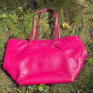 Pink Coach bag 💄